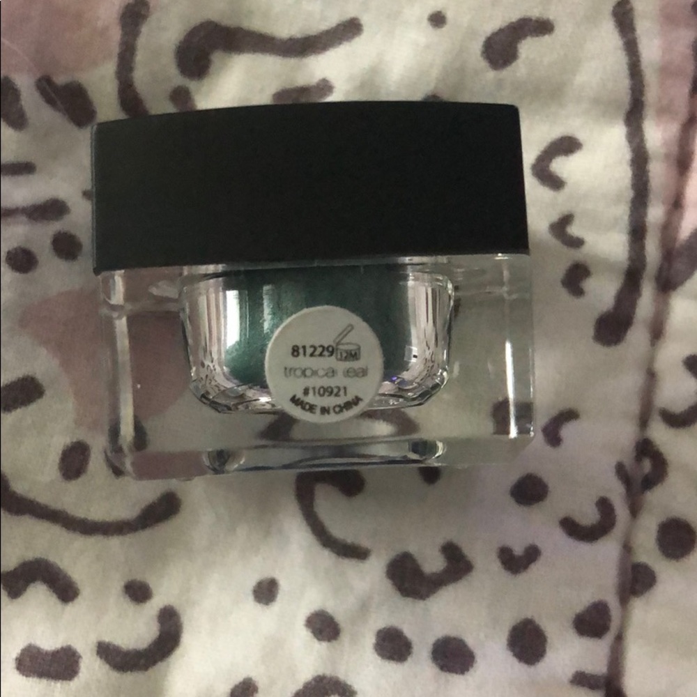 ELF Makeup Bundle: BRAND NEW!!! - Picture 9 of 9